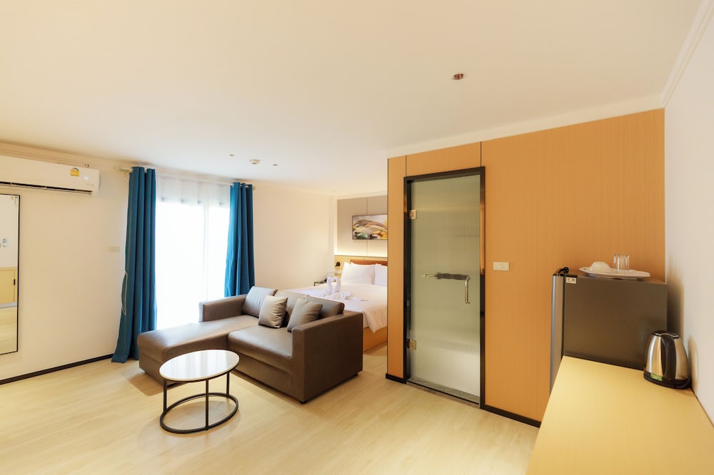 Deluxe Single Room, Balcony, City View