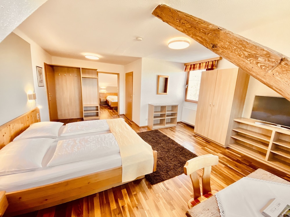 Family Quadruple Room, 2 Bedrooms photo 1
