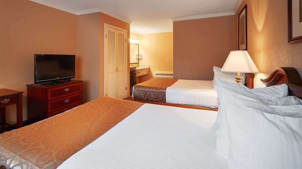 Standard Room, 2 Queen Beds, Smoking, Kitchenette photo 2