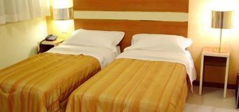 Double or Twin Room - Photo 7