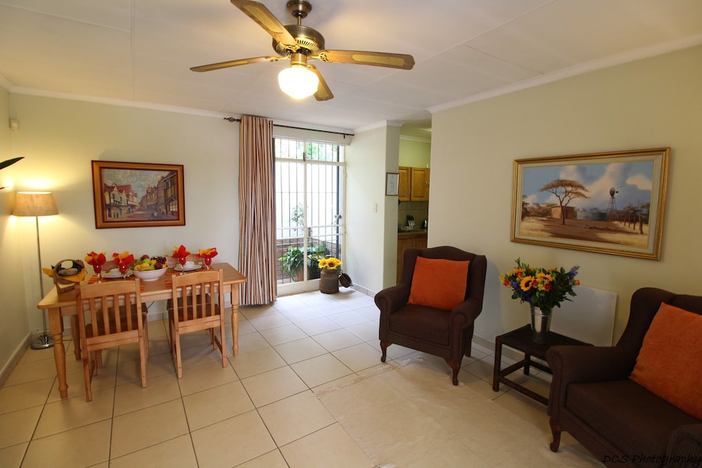 Unit 5 Apartment 1 Bedroom King (fans)