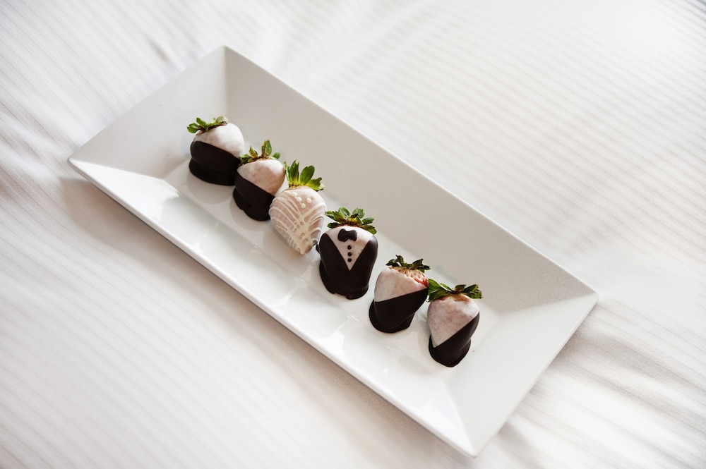 Premium Room, 1 King Bed, Balcony (Luxury with Juliet Balcony)