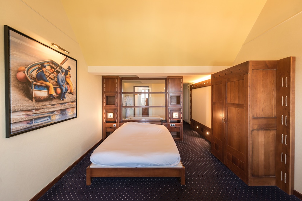 Superior Double or Twin Room photo 2
