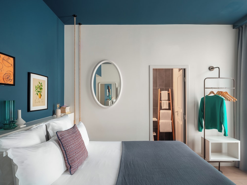 Superior Double or Twin Room photo 2