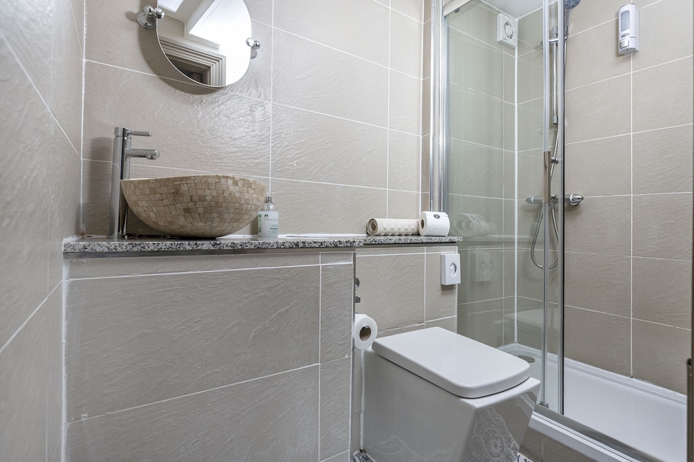 Deluxe Double Room, Ensuite photo 3