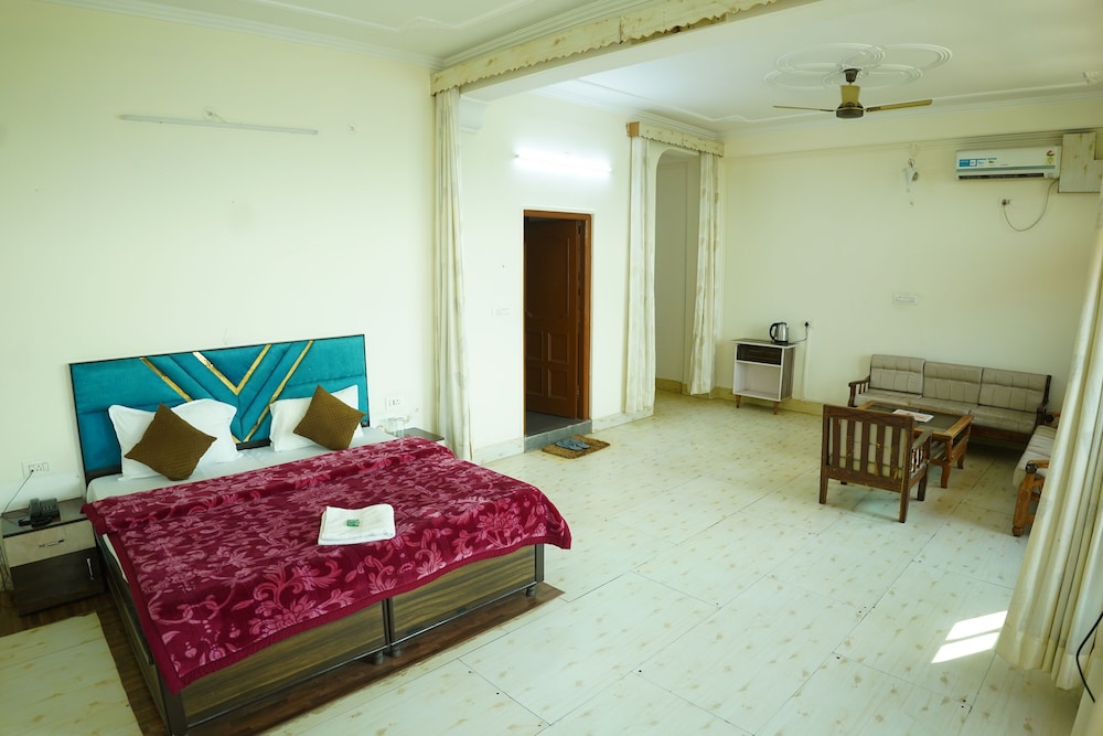 Royal Studio Suite