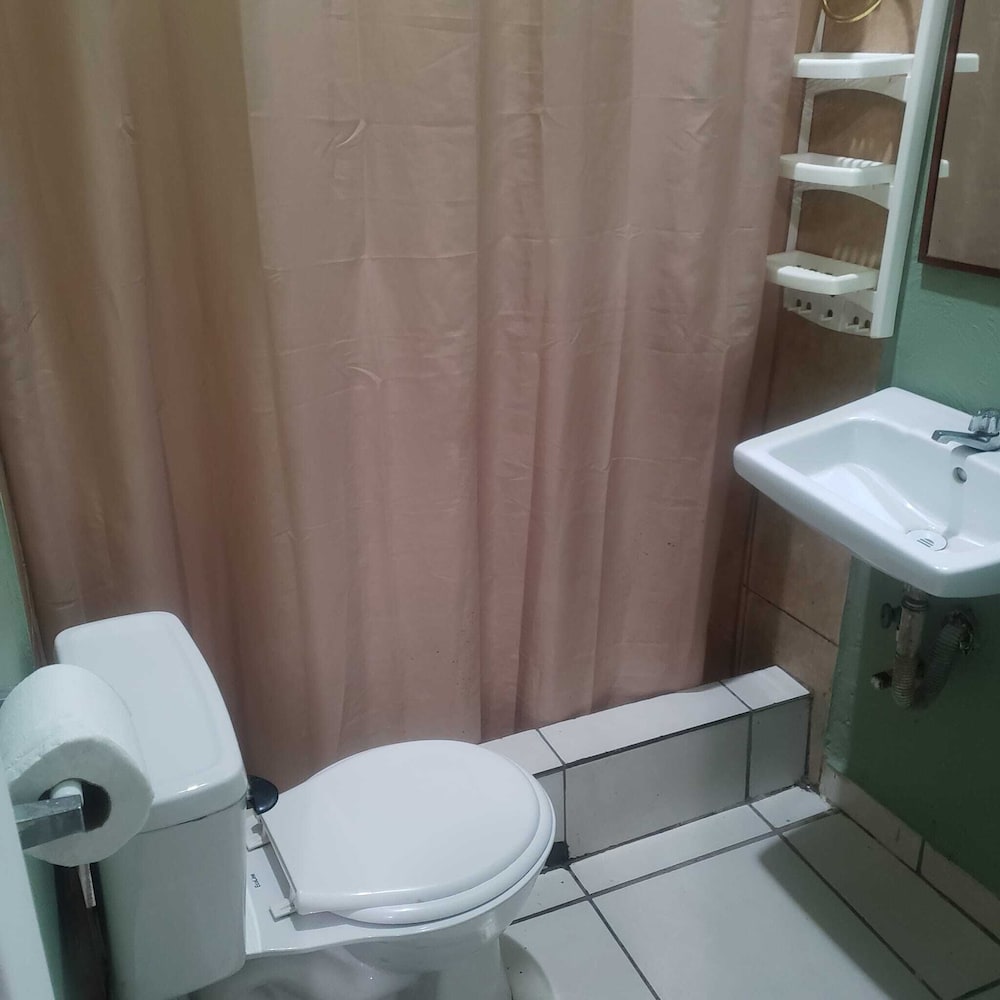 Basic Single Room, Accessible photo 2