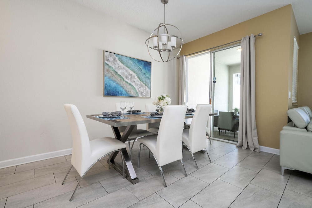 Magic Luxury Stunning 4BR Resort Home With Private Pool BBQ Minutes From Disney 4807ml, Photo 3
