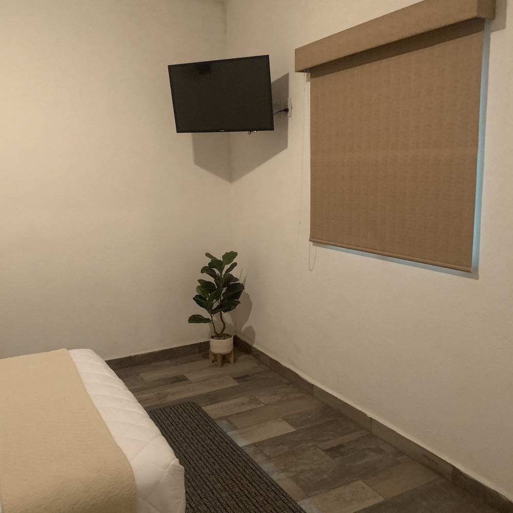 Family Room photo 3