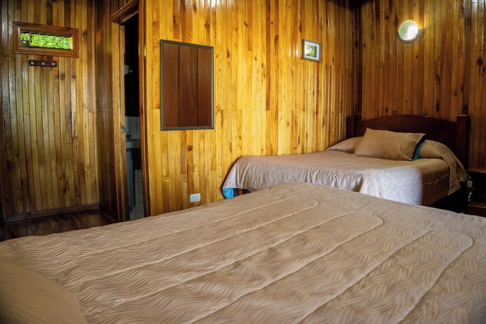 Deluxe Room, 2 Double Beds, 2 Bathrooms, Sea View photo 3