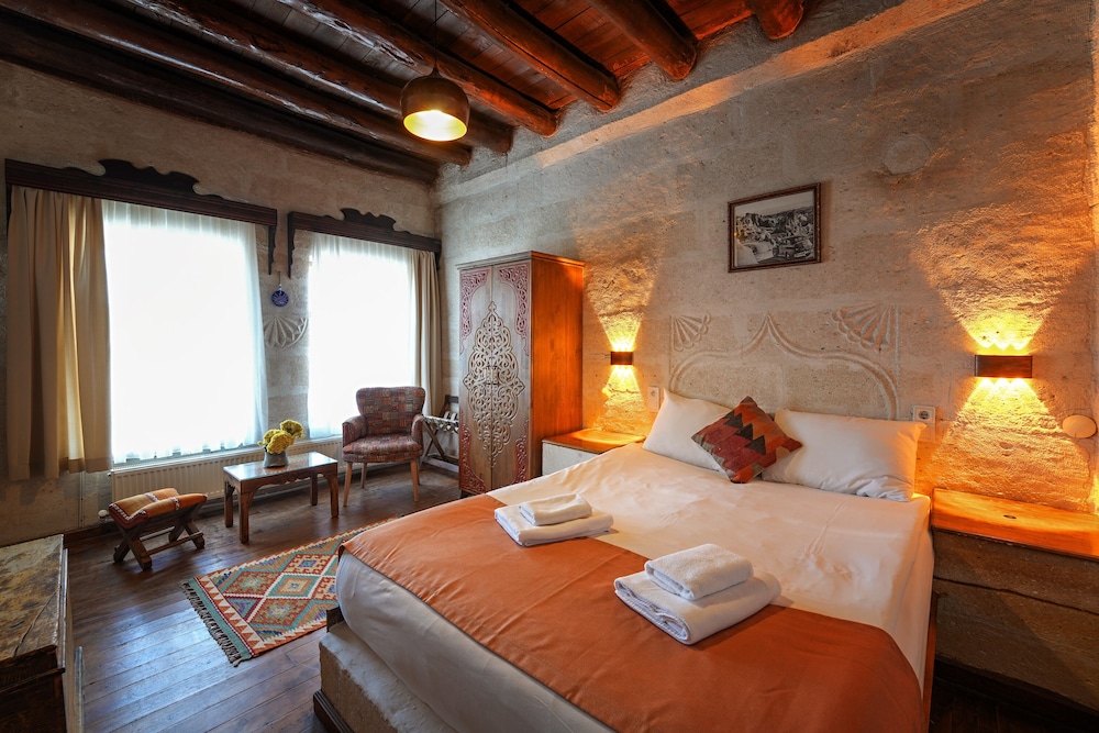 Deluxe Double Stone Room photo 1