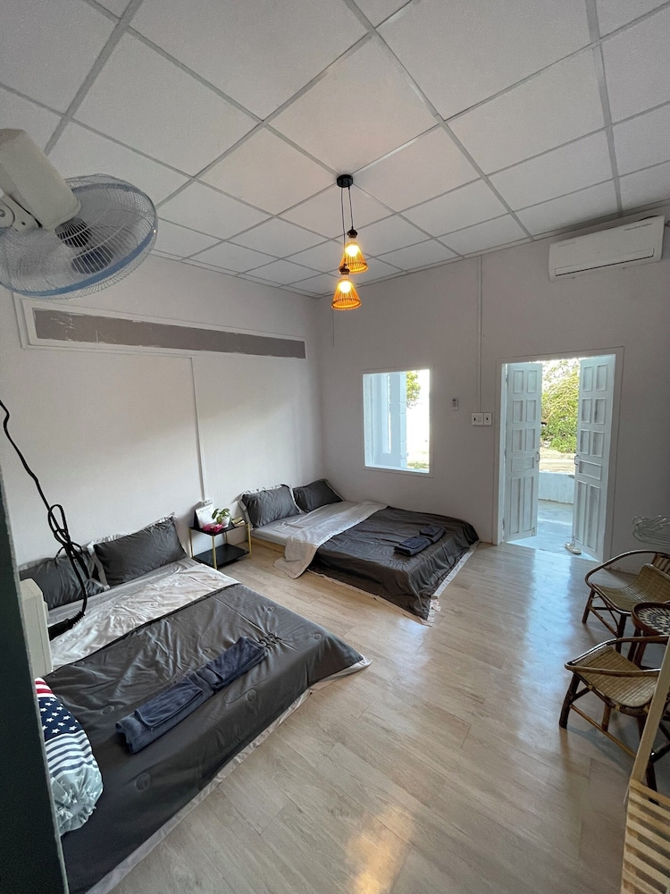 Double Room, 2 Double Beds, Sea View photo 3
