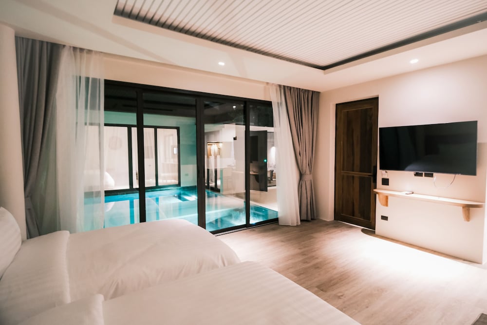 Family Suite Pool Villa (Roundtrip airport transfer) - Photo 8