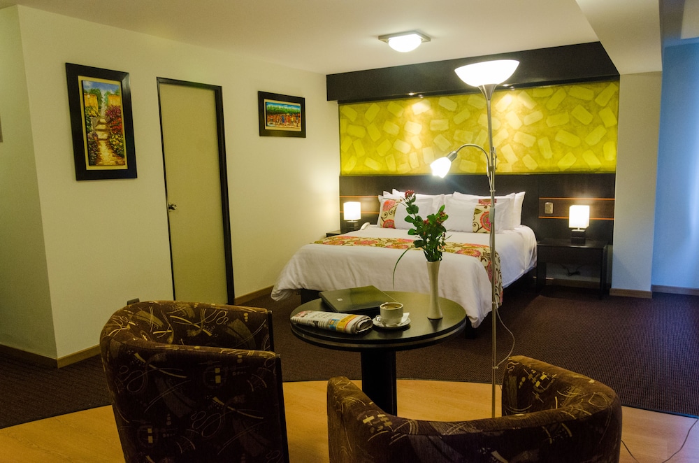 Suite, 1 Queen Bed photo 1