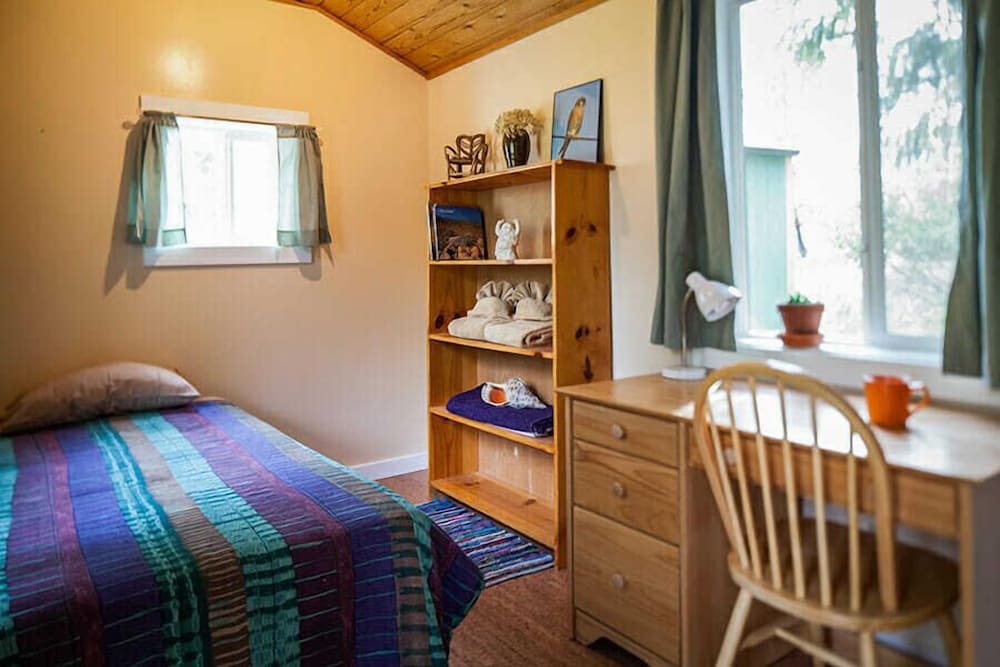 Cabinette Twin Bed photo 1
