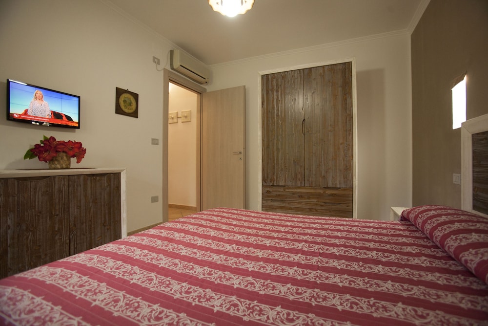 Family Room, 2 Bedrooms, Garden View photo 3