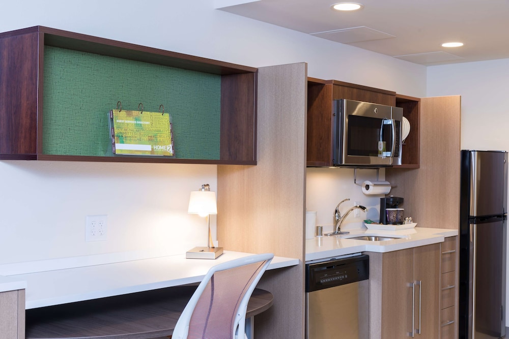 Suite, 1 King Bed, Accessible, Non Smoking (Hearing) photo 3