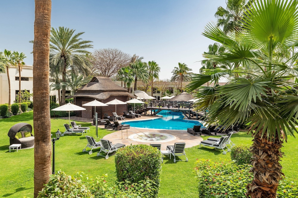 Superior Room, 1 Queen Bed, Pool View (Pool Access) - Photo 4