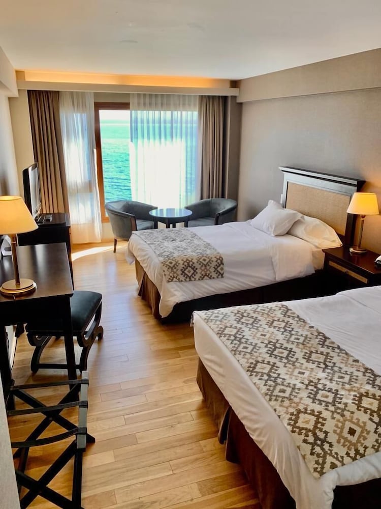 Superior Double Room, 2 Twin Beds, Lake View photo 2