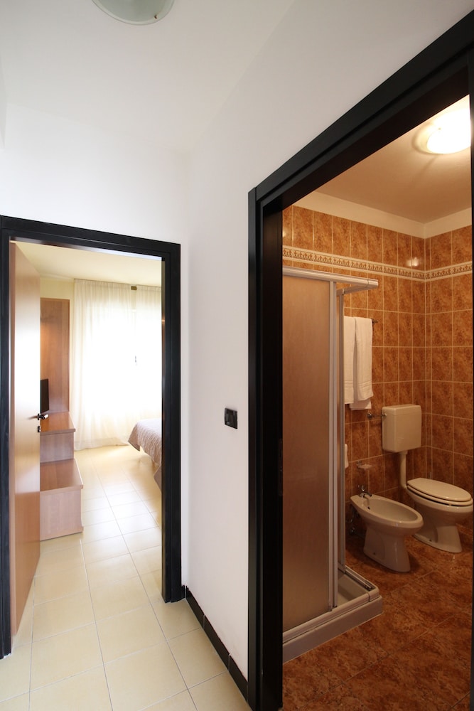 Deluxe Triple Room photo 2
