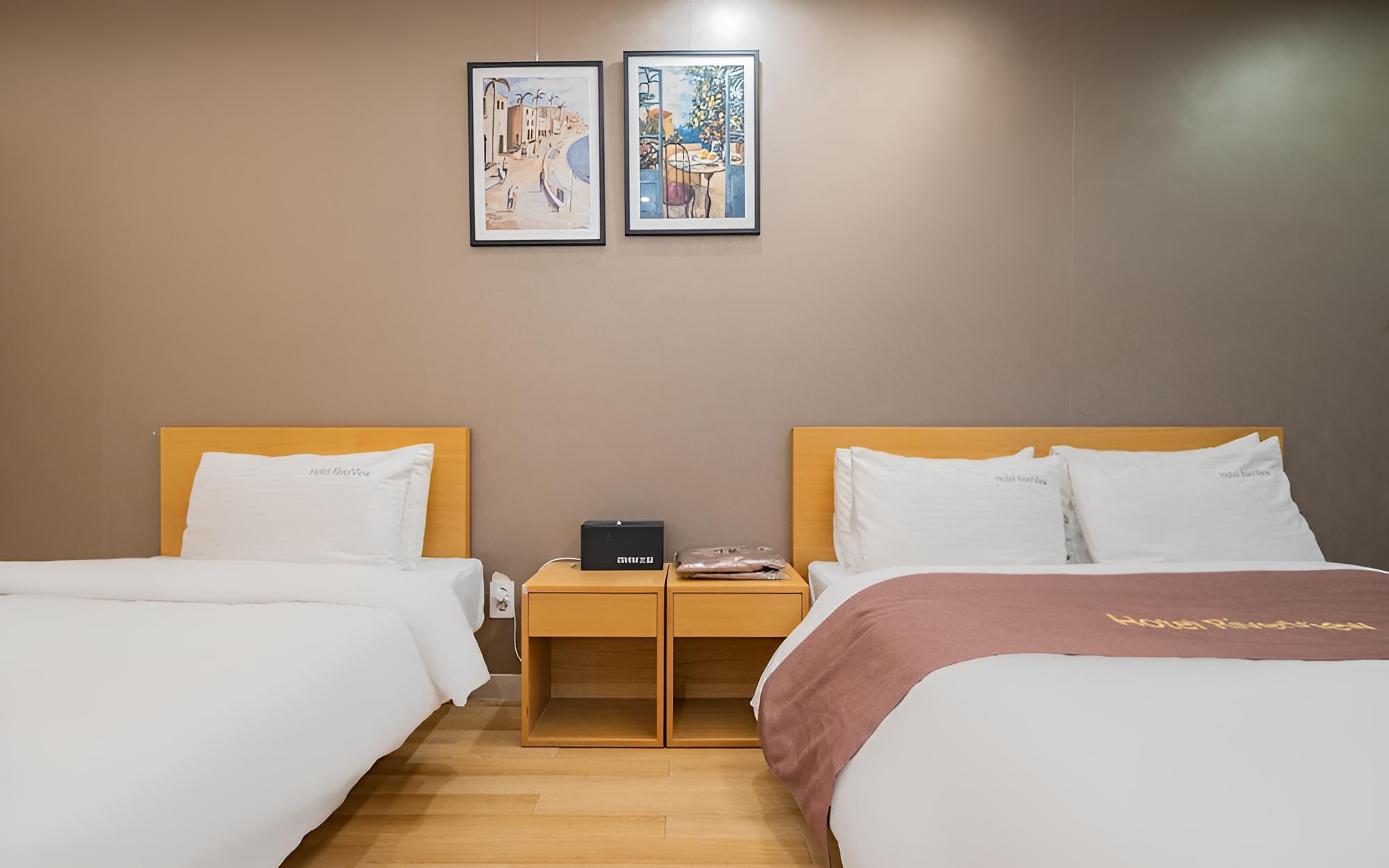 Room (Twin Room) - Photo 6