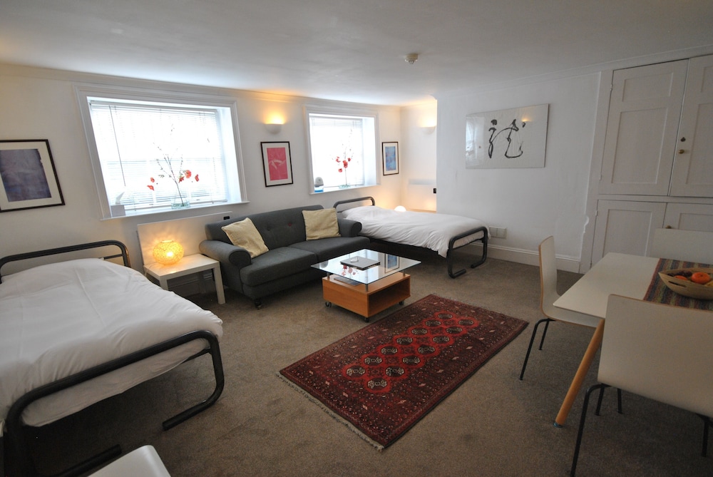 Sarah Self-Catering Apartment