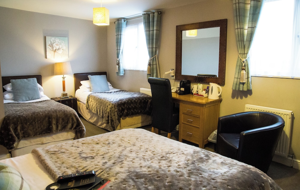 Superior Triple Room, 3 Twin Beds photo 1