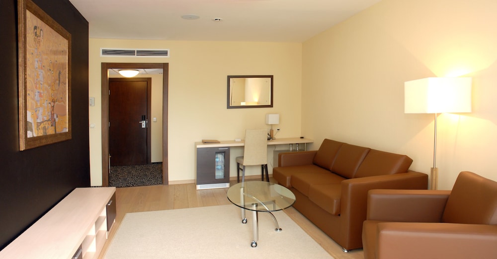 Executive Suite photo 3