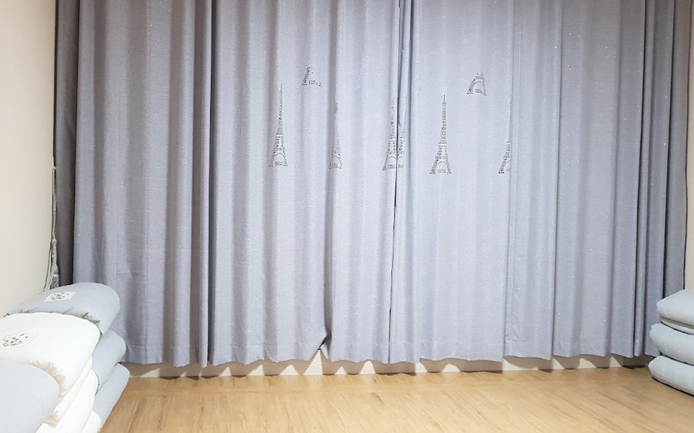 Room (Full of Sunshine Room) - Photo 6