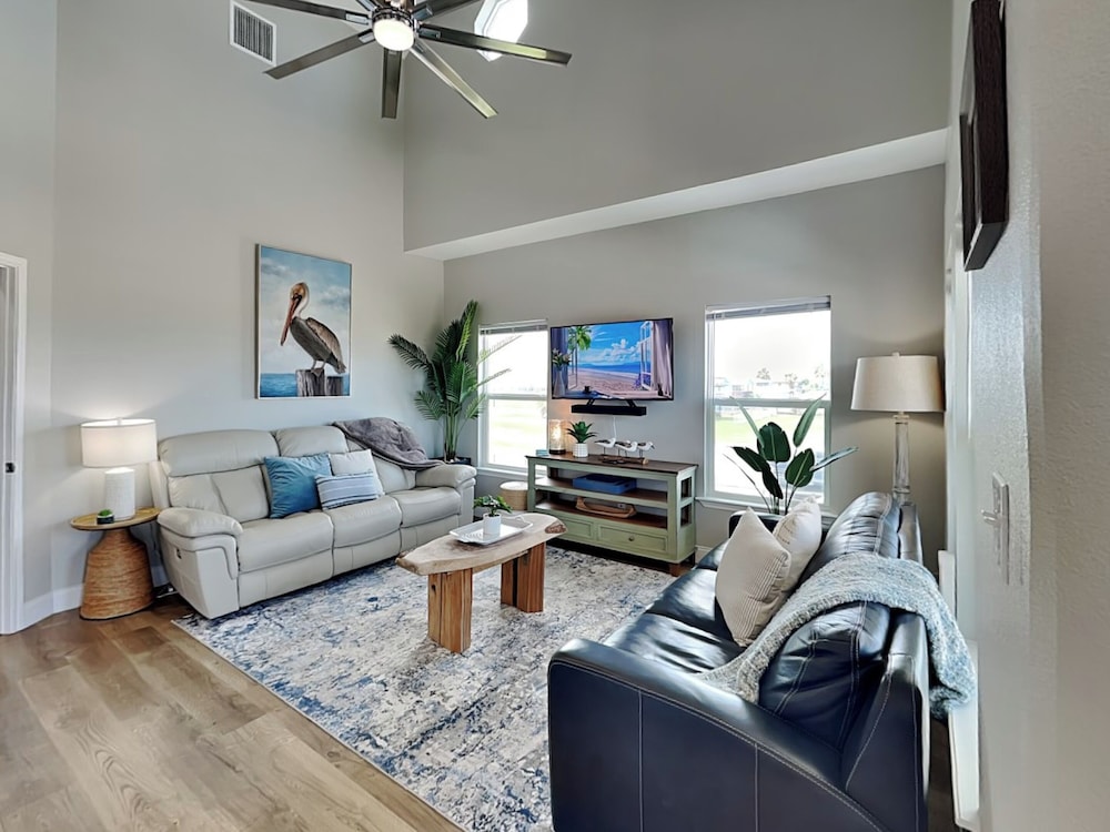 House (2 Bedrooms)