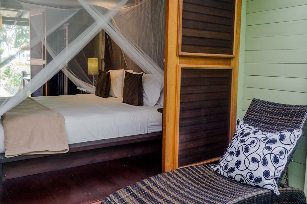 Superior Double Room, 1 King Bed, Pool View, Poolside photo 1