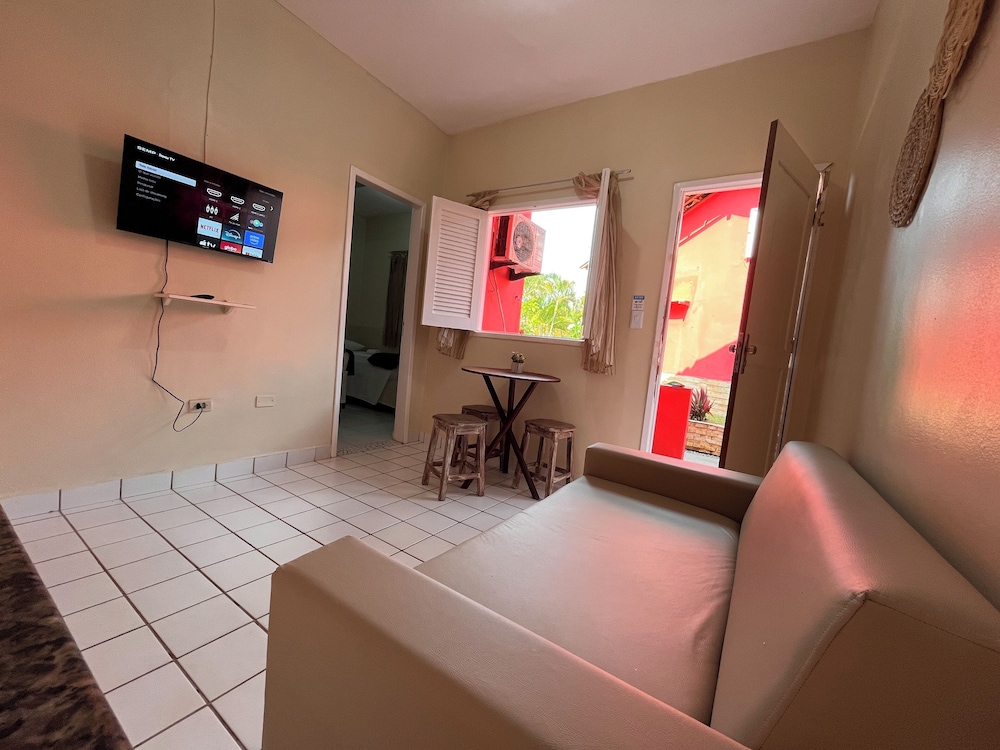 Family Room, Kitchen, Garden View photo 3