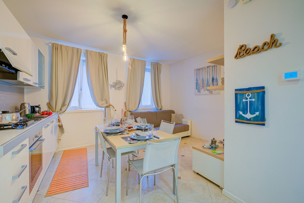 Family Apartment, Multiple Bedrooms (Heart Of Riva - 100m From The Lake)