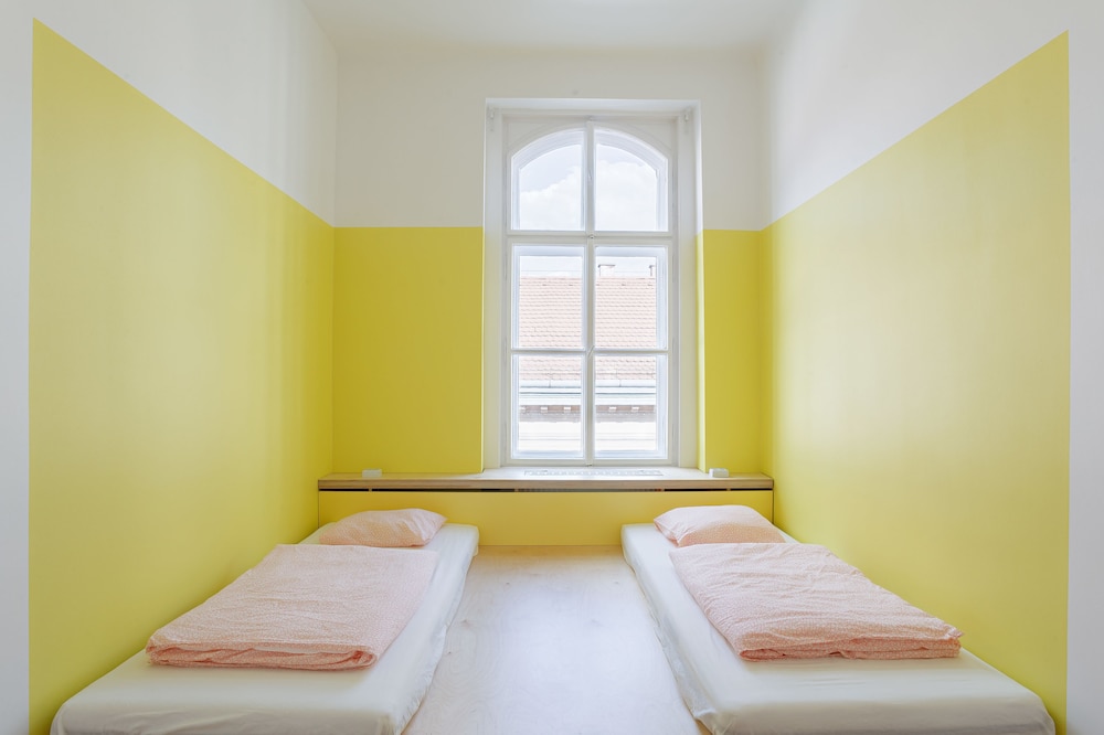 Standard Room, 1 Queen Bed, Non Smoking photo 1