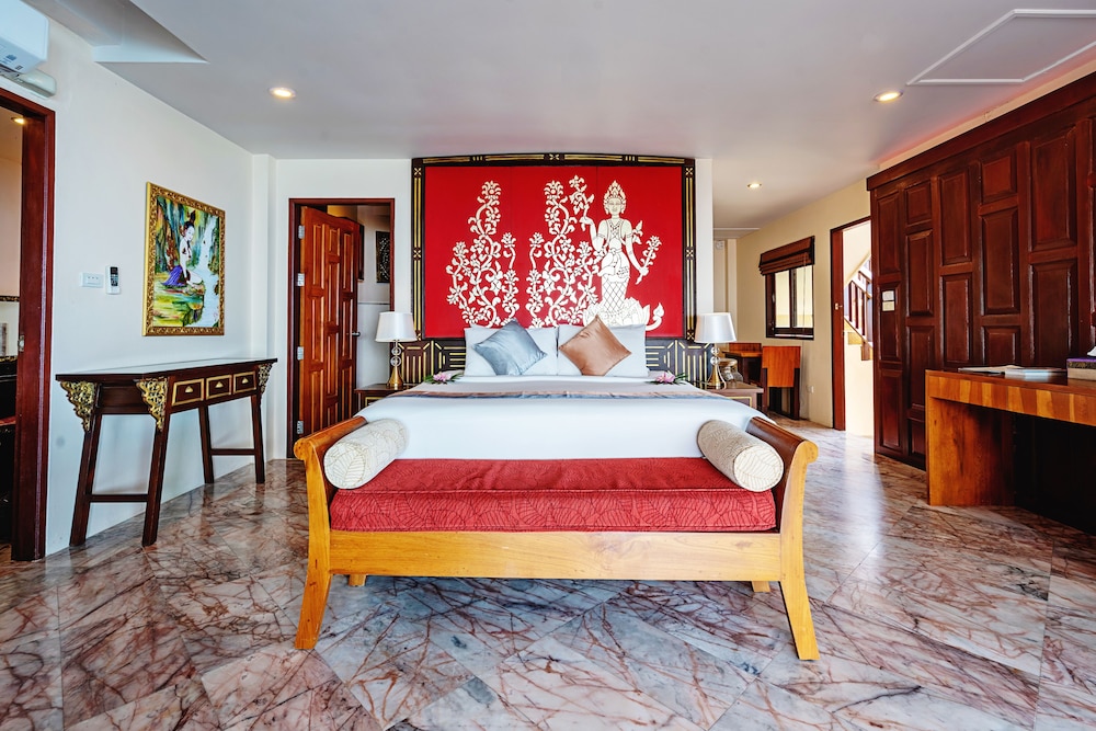 1 Bedroom Pool Suite photo 2