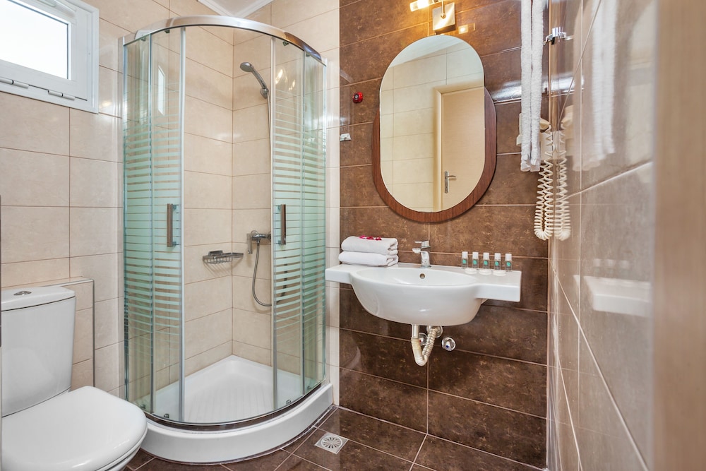 Standard Triple Room photo 3