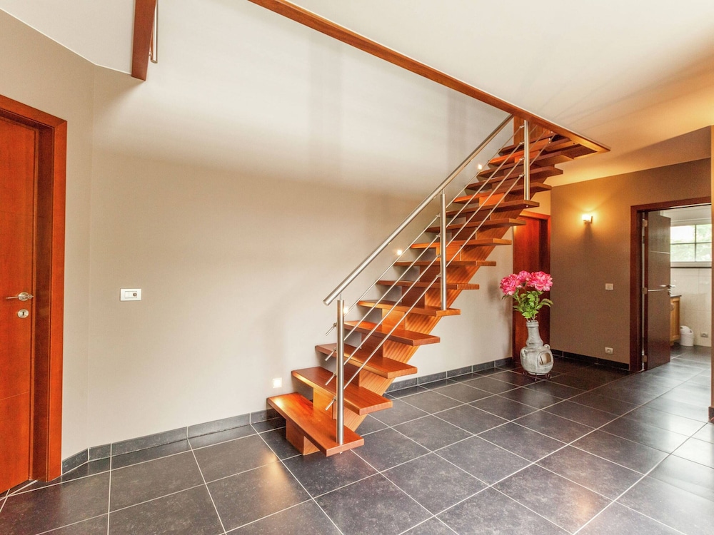 Villa photo 2