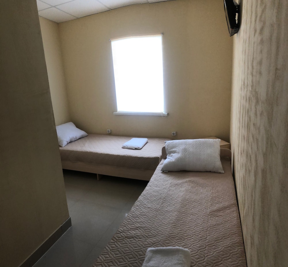 Basic Twin Room photo 2