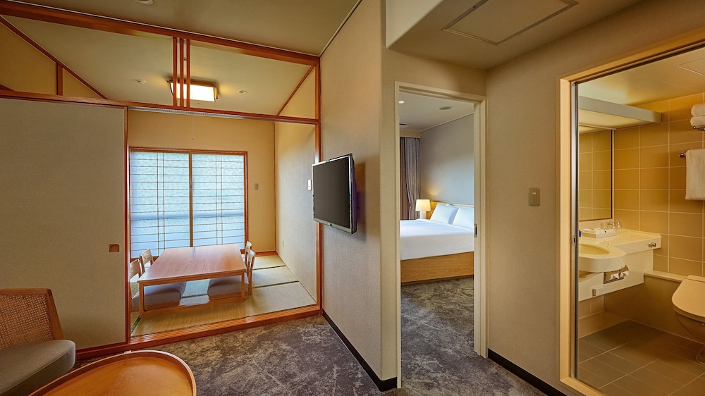 Suite, 1 Bedroom, Garden View (1 King, Tatami, Floor 6) photo 3