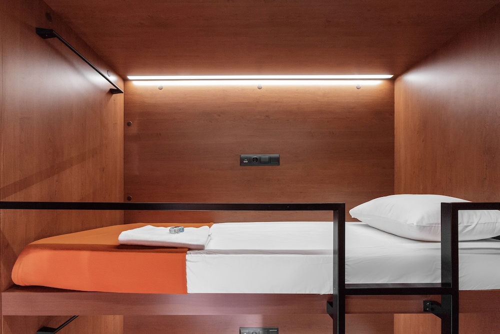 Mini-room Compartment (12-hour Accommodation)