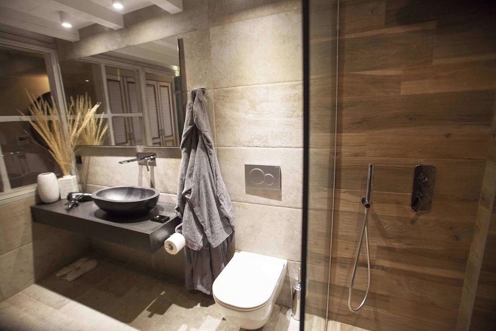 Honeymoon Suite, Sea View - Photo 4