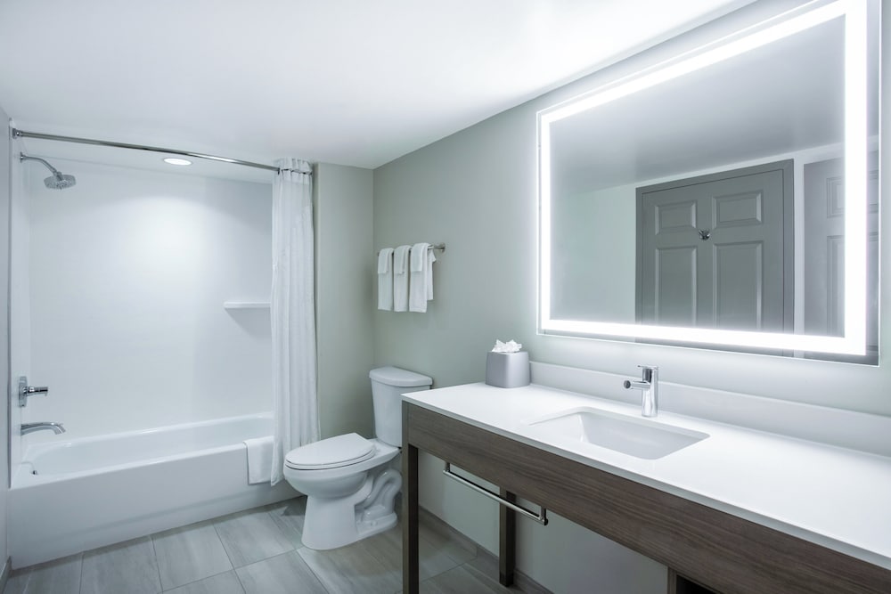 Suite, Multiple Beds - Photo 4