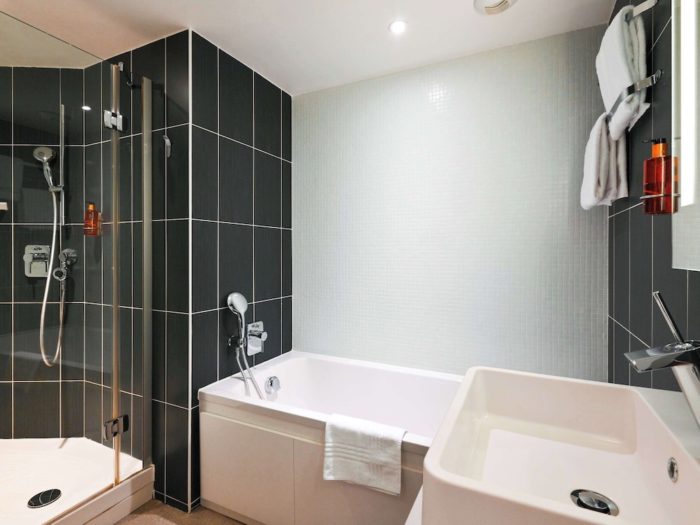 Executive Suite, Multiple Beds - Photo 9