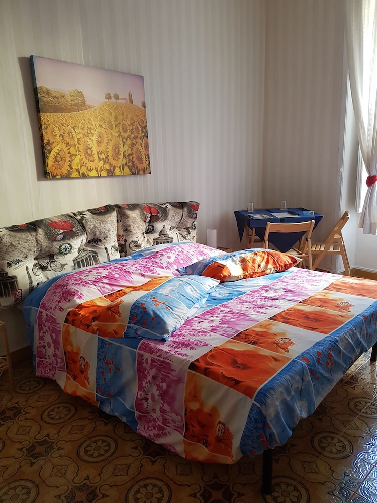 Room (Napoli)