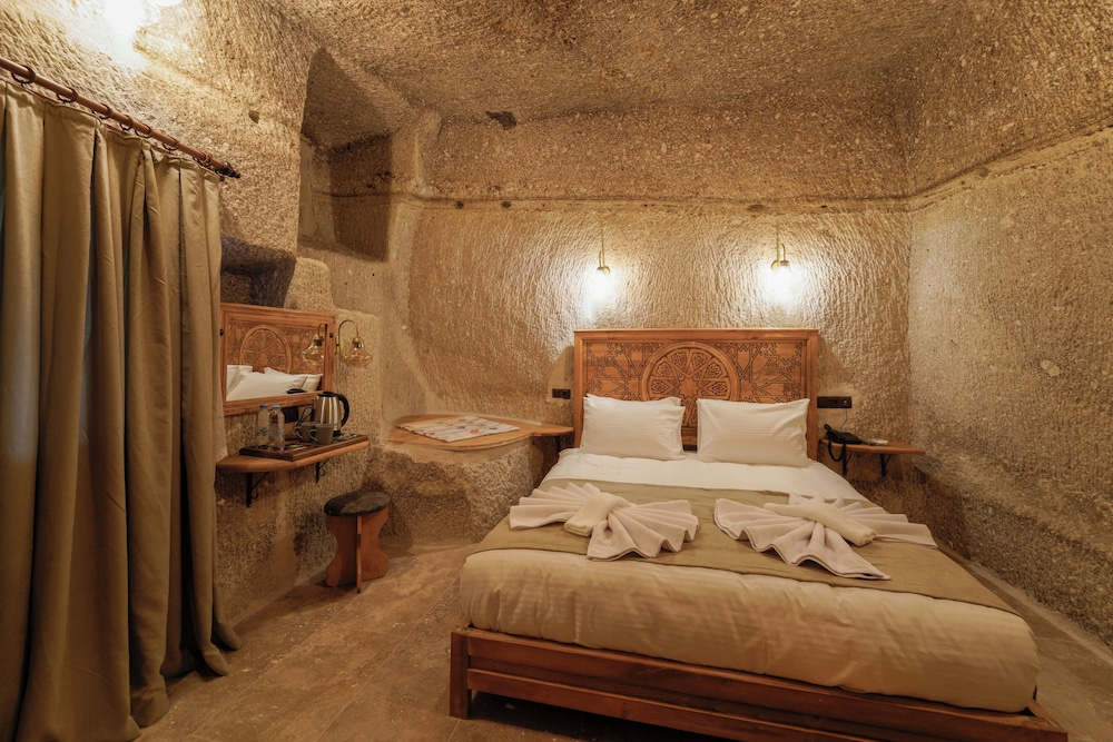 Deluxe Suite - Photo 6