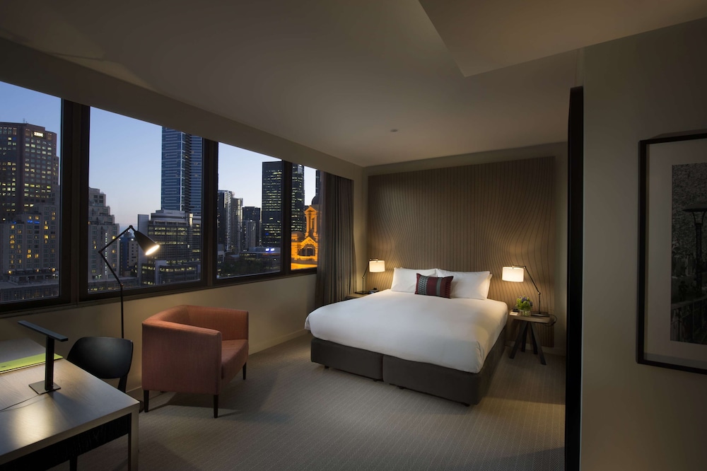 Room, 1 King Bed (Flinders Street Station View) - Photo 9