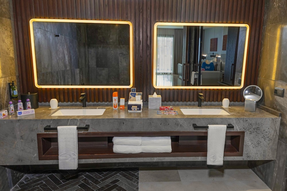 Family Selection Suite Beachfront photo 2