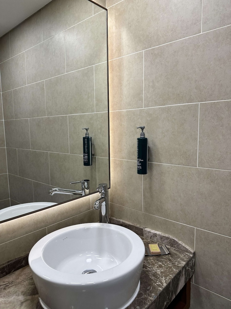 Triple Room, 3 Twin Beds, City View