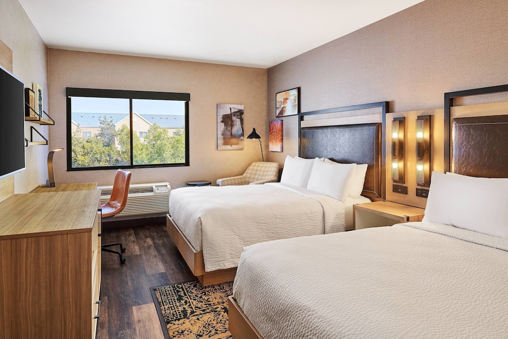 Room, 2 Queen Beds (Hearing Accessible) photo 2