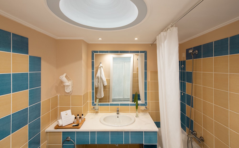 Twin Room, Sea View - Photo 5